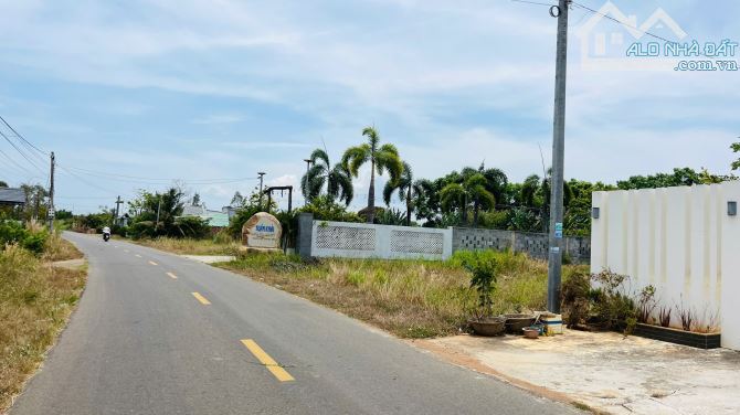 Mặt tiền đường Nguyễn Huệ - khu nhà vườn  PLT- Long Đất - BRVT  Diện tích: 1140m2 - 1