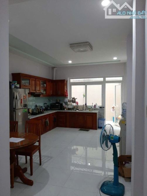 Bán nhà Nguyễn Thị Minh Khai p Đakao Quận 1, 4,5x24m cn 106,5 m2, 4 tầng chỉ 24 tỷ - 1