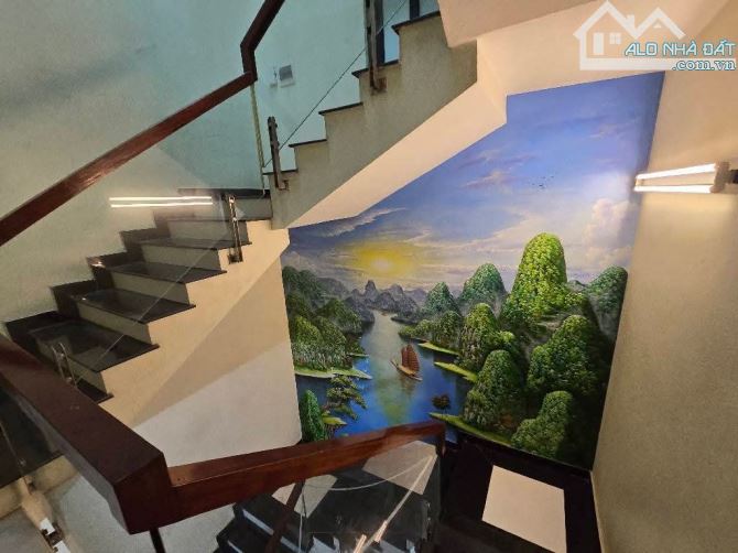DT 100M2; MT 8.4M- NHÀ 3 TẦNG; 4 NGỦ; CHỦ MỚI XÂY TÂM HUYẾT KHUNG CỘT CHẮC CHẮN 💚 Giá 7.X - 1