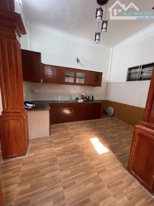 Bán gấp nhà HIẾM trong ngõ phố Lý Bôn- trung tâm TP. Thái Bình.Dt 68m2.MT 6,8m.Giá chỉ 3tỷ - 1