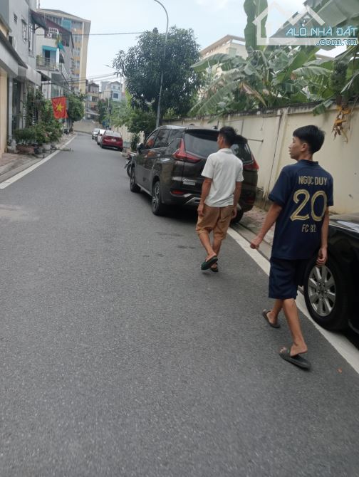 🔥 CƠ HỘI ĐẦU TƯ – VỊ TRÍ VÀNG GẦN HỌC VIỆN TÀI CHÍNH, Ô tô vào nhà - 1