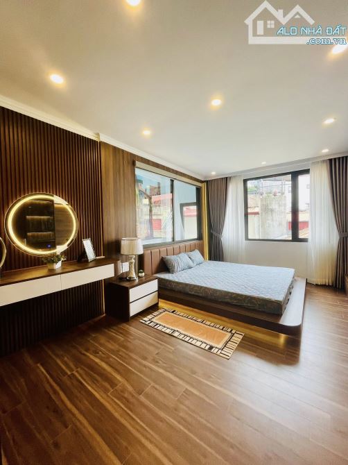 NHÀ ĐẸP - VĂN TIẾN DŨNG - 37M2- 5 TẦNG - Ô TÔ ĐỖ CỬA- VỪA Ở VỪA KINH DOANH- GIÁ 6,7 tỷ - 1