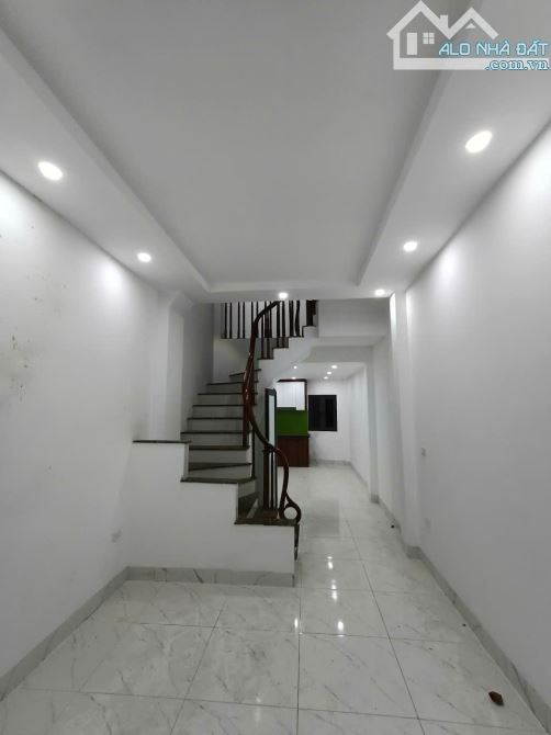 🏡 CẦN TIỀN mua liền kề BÁN GẤP NHÀ 40m2x4 tầng, ô tô lùi cửa Sát Đại lộ Thăng Long - 1