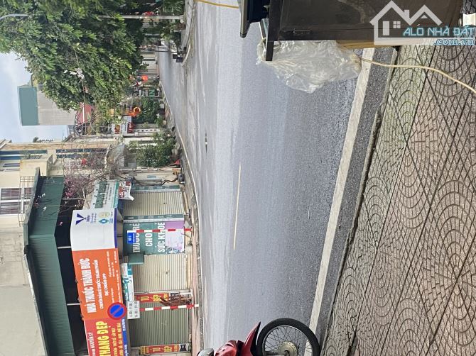 PHÂN LÔ QUÂN ĐỘI - Ô TÔ 7 CHỖ ĐỖ CỬA NHÀ -  THOÁNG TRƯỚC SAU -  OTO TRÁNH - 41M2 - 8.2 TỶ - 1
