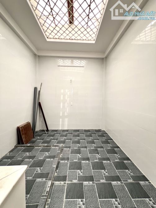 PHÂN LÔ ĐỀN LỪ  - MẶT TIỀN QUYỀN LỰC 4M - GARA Ô TÔ - KINH DOANH - NỘI THẤT SANG TRỌNG - 1