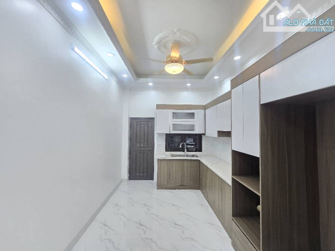 Cắt Lỗ Cần Bán Gấp Nhà 4T Vĩnh Khang , 40M2,Nhỉnh 5,95ty , oto vf8 đậu cửa , dân đông - 1