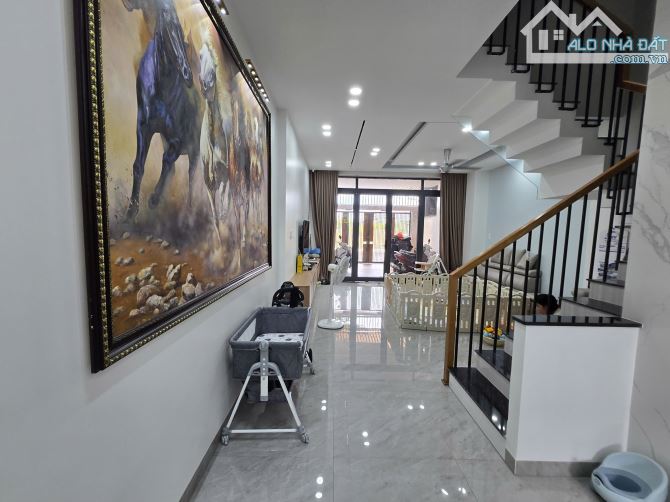 Bán nhà mới đường T9, KĐT An Bình Tân, ngôi nhà xây dựng tâm huyết, full nội thất - 1