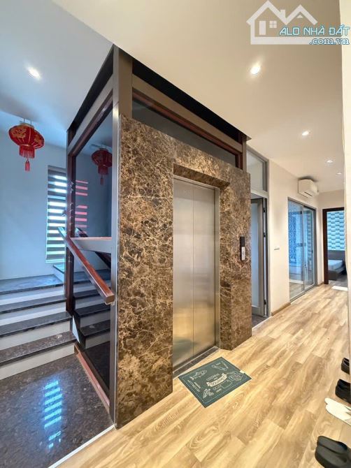 Chị chủ cần bán gấp căn liền kề khu Nguyệt Quế VinHome The Harmony, DT 179m2, vị trí đẹp - 1