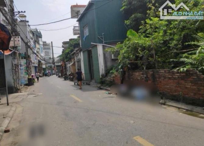 Bán 360 m2 đất mặt phố Bắc Cầu, Ngọc Thuỵ. Đường ô tô tránh, khổ đất vuông vắn - 1