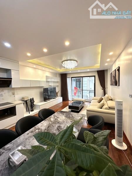 Bán Nhà Phạm Văn Đồng 50m,  6 Tầng , Thang Máy , Ngõ Rộng Thoáng , Ô Tô Đỗ , Sát Phố - 1