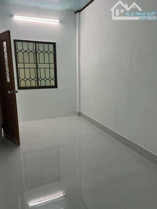 Cho thuê nhà 3 phòng ngủ hẻm Hoàng Văn Thụ 5,5 triệu - 1