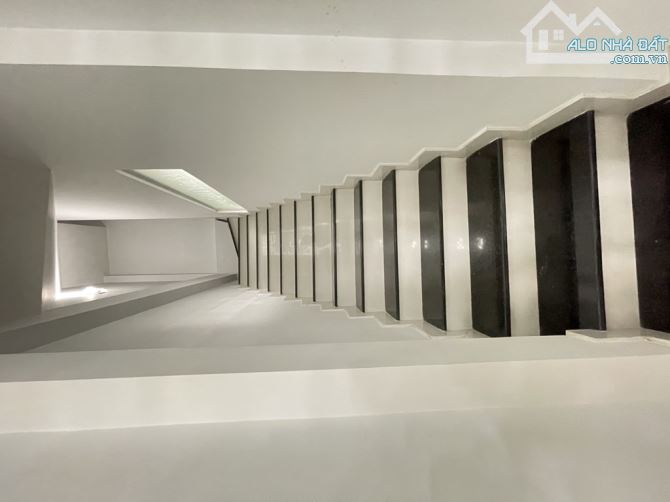 GIẢM CHÀO 2 TỈ, MẶT TIỀN ĐÌNH PHONG PHÚ, NHÀ 3 TẦNG NGANG 5.3m - 3