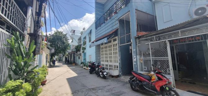 HẺM 5M THÔNG TRƯỜNG CHINH, Q.12-  3 TẦNG 7PN, 7WC - 6.3x15 - KDC AN NINH GẦN CHỢ - NHỈNH - 1