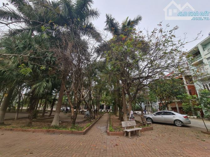 👉 Bán lô đất YNa nhìn vườn hoa Nguyễn Tự Cường . Đẹp , thoáng mát - 1