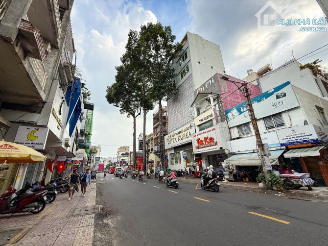 Nhà hẻm 4m 1 trục ra đường trần quang diệu q3 - 1