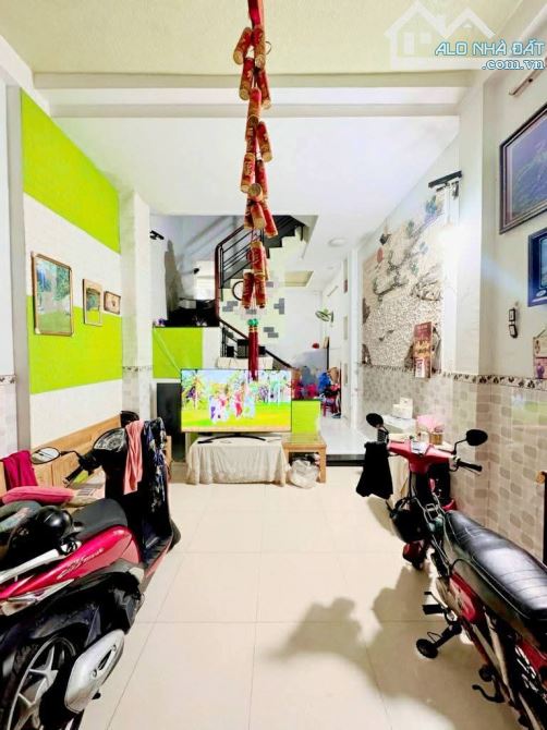 BÁN NHÀ Ở NGAY TÂN KỲ TÂN QUÝ HẺM XE HƠI 3TẦNG 44M2 SHR VUÔNG ĐẸP GIÁ 4.X TỶ - 1