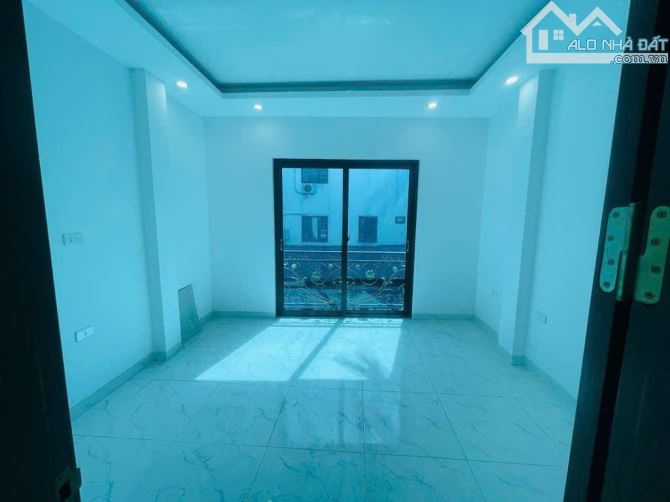 B.Á.N NHÀ ĐAN PHƯỢNG , 3 BƯỚC RA MẶT PHỐ, DÂN XÂY ĐƠN LẬP, GẦN VIN 38M2, 5 TỶ 5 - 1