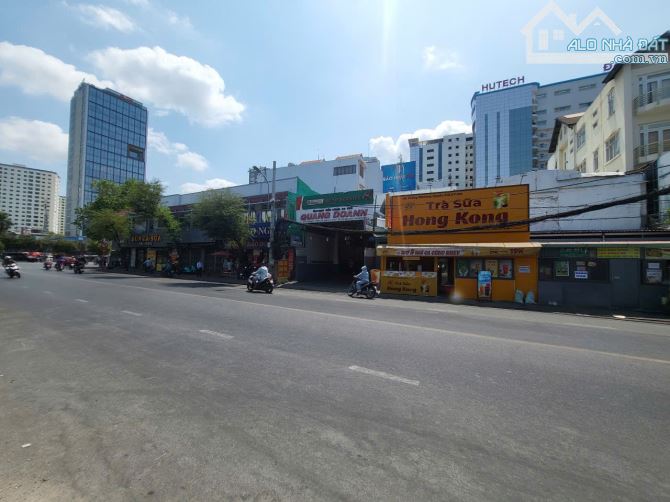 Siêu Phầm Khan Hiếm -MT Nguyễn Gia Trí - 21m*32m - Cấp 4 - Gía : 300Tỷ thương lượng - 1