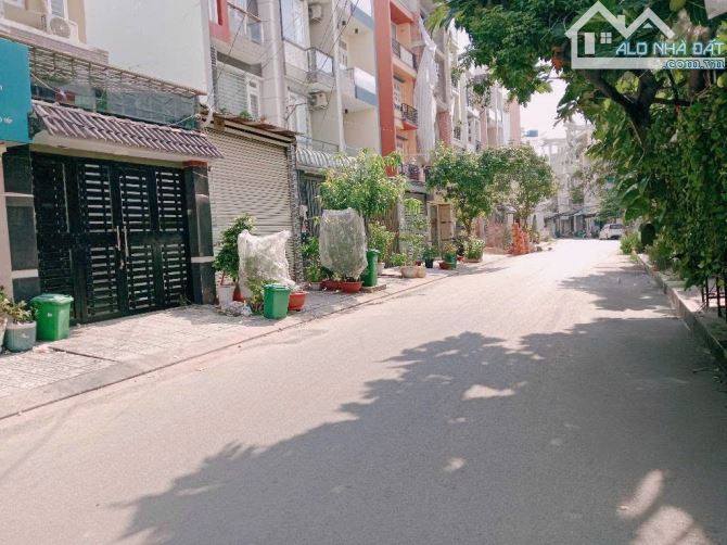 Nhà đẹp Gò Vấp-Đường nhựa 12M-Tiện KD-Sát MT Phạm Văn Chiêu-P14-76m2-4x19-4tầng-7PN - 1