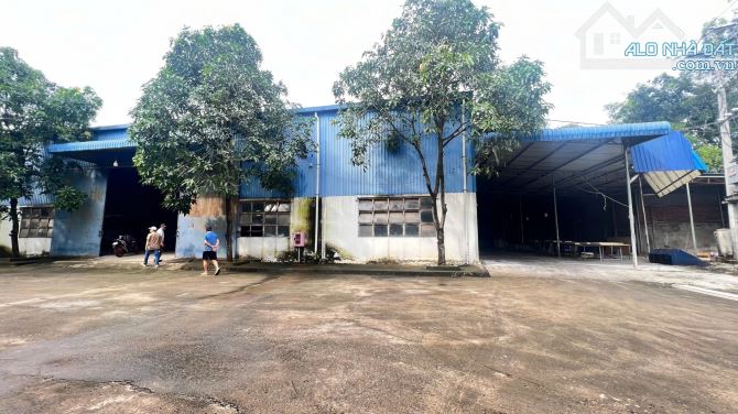 CẦN BÁN NHÀ XƯỞNG SẢN XUẤT GỖ NỘI THẤT XNK.  - Góc MT Đường Dài Hơn 150m Vị Trí : Trực Thu - 1