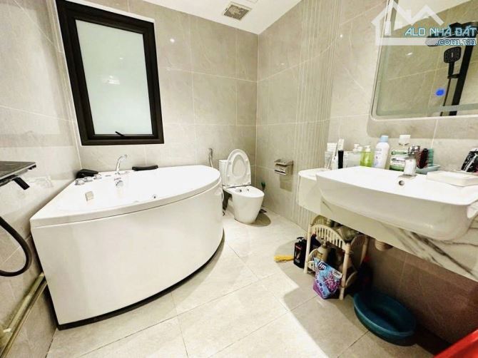 ✅Bán nhà Trương Định,✅ 30m2 x 5,65 tỷ, vài bước ra MP Ô TÔ, 5 tầng đẹp keeng ở luôn. - 1