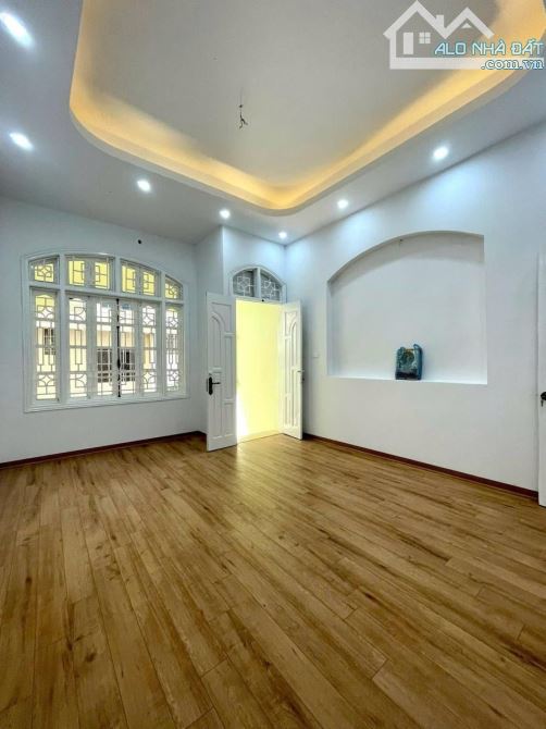 Siêu phẩm Đê La Thành – 50m², 3 tầng – Nhà dân xây chắc như pháo đài, giá chỉ 13.9 tỷ! - 1
