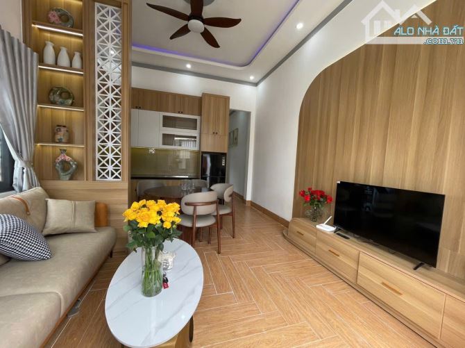 NHÀ FULL NỘI THẤT HẺM NGUYỄN TUÂN: GIÁ 2.35 tỷ - 1