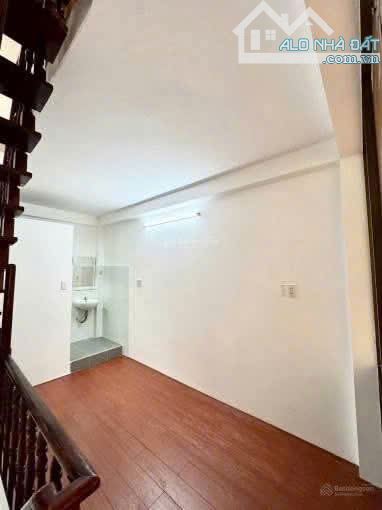 PHƯỜNG 4 QUẬN 10 - NHÀ 3 TẦNG - 35M2 - HẺM THÔNG TỨ PHÍA - NỞ HẬU - NHỈNH 4 TỶ - 1