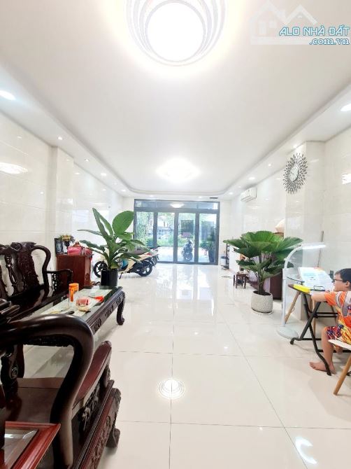 Bán nhà mặt tiền 5 tầng, Mizuki Park giáp Q7, tặng nội thất 3 tỷ, Bình Chánh  Lh - 1