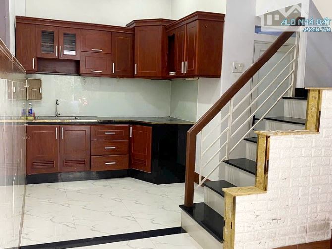 Cho thuê nhà đẹp 1 lầu 3 phòng ngủ hẻm xe hơi Phú Định, Quận 8 - 1