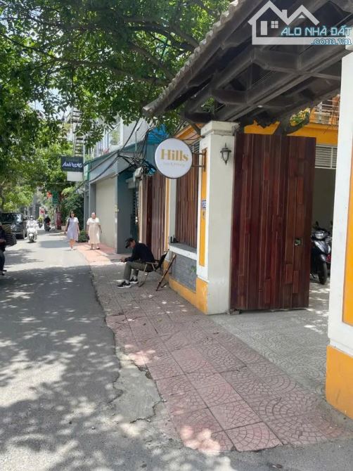 Bán biệt thự Lô Góc Mặt Phố Mai Anh Tuấn, Đống Đa 212m2 mặt tiền 10,5m Cực Phẩm View Hồ