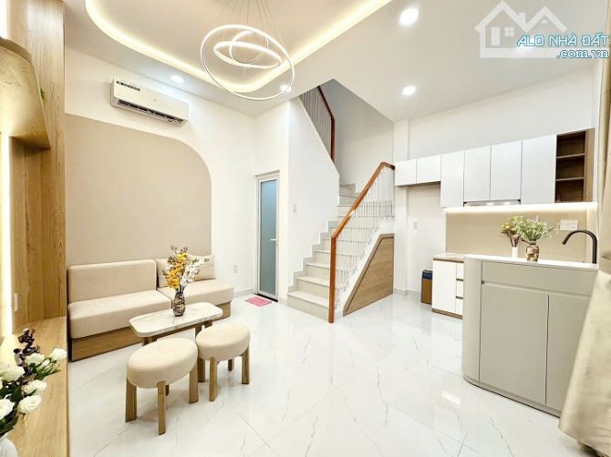 Bán nhà 2 lầu sân thượng hẻm Nguyễn Trọng Tuyển, Phú Nhuận - 1