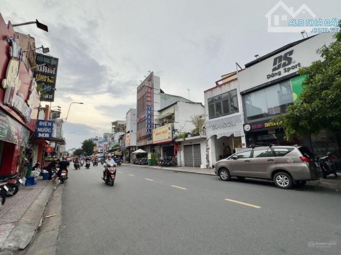Cho thuê mặt phố Lê Văn Sỹ, 120 triệu, 300m2, 3PN, 3WC, giá siêu hời - 1
