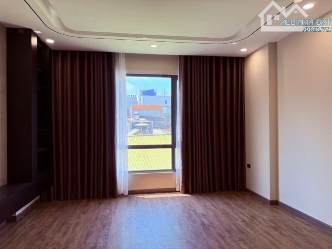 NHÀ MỚI ĐẸP - CỔ LINH, THÔNG SỐ NGON, 5 TẦNG THANG MÁY, 53M2, MT: 4.4M, GIÁ CHỈ 12.5 TỶ - 1