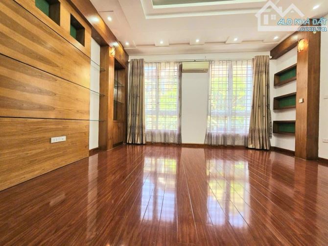 BÁN NHÀ PHÂN LÔ 5 TẦNG PHẠM TUẤN TÀI - 1