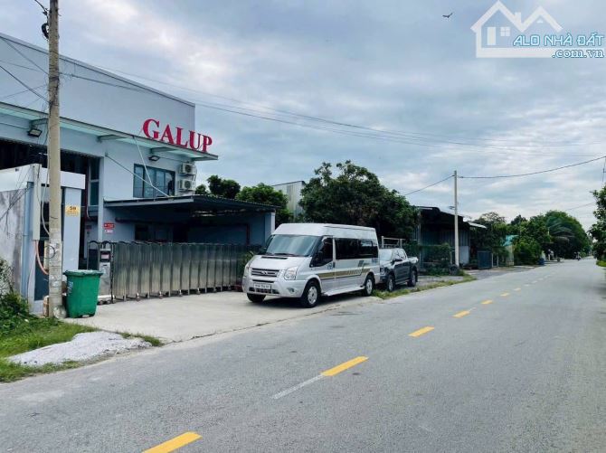 GIA ĐÌNH TÔI KẸT TIỀN CẦN BÁN LỖ GẤP LÔ ĐẤT 2MT NHỮ TIẾN HIẾN - TT CỦ CHI 200m2 GIÁ 470TR - 1