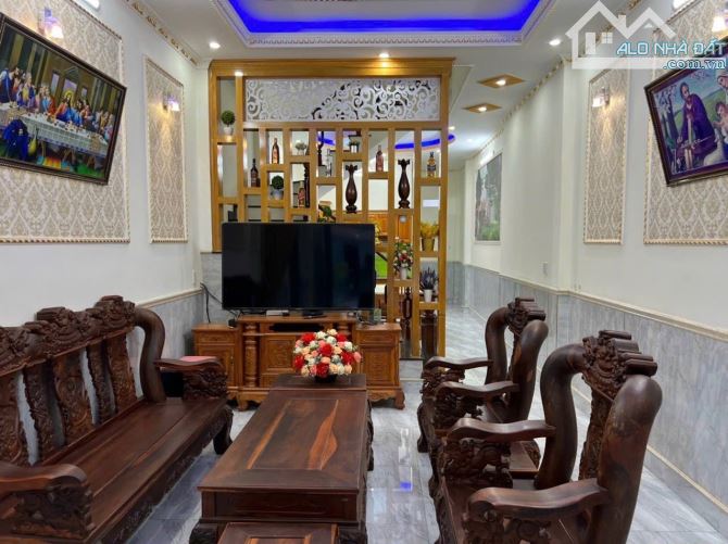 Bán gấp!! NHÀ Ở NGAY, DT 76M2 ( 4 x 18.8 ), MT 20M, DÂN TRÍ, 4 ĐỒNG TL - 1