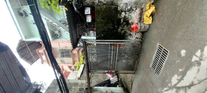 BÁN ĐẤT TẶNG NHÀ 3 TẦNG CŨ ĐƯỜNG ĐỖ ĐỨC DỤC: 78M2 MT5.8M, Ô TÔ, CÁCH 1 NHÀ RA Ô TÔ TRÁNH - 1