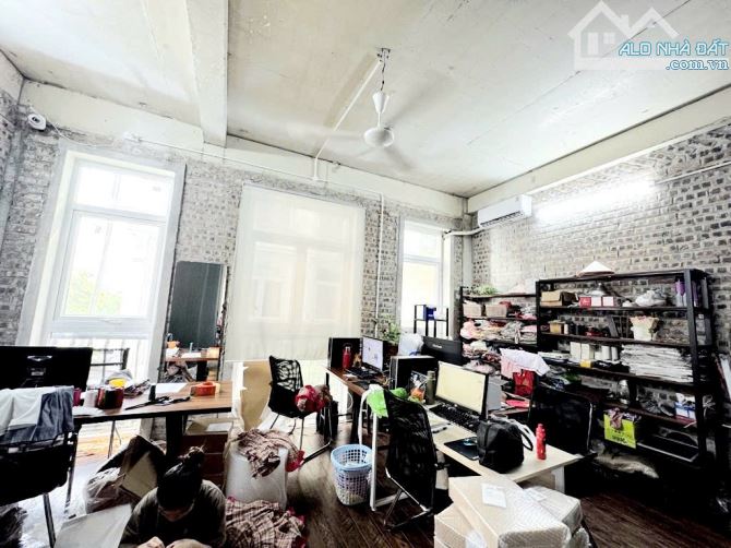 BÁN NHÀ  LIỀN KỀ LOUIS CITY ĐẠI MỖ – LÔ GÓC XẺ KHE CỰC THOÁNG – VIEW VƯỜN HOA - VỈA HÈ RỘN - 1