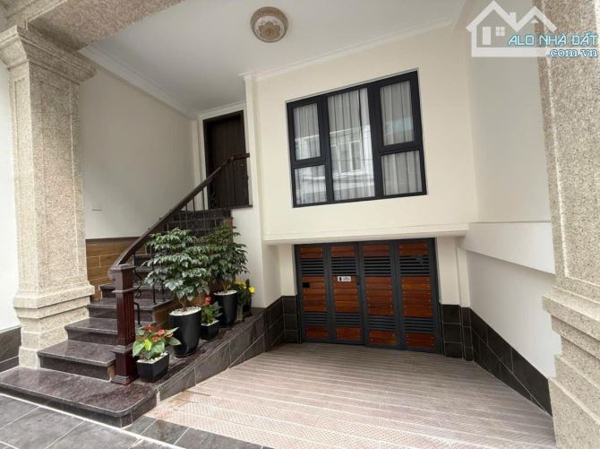 BÁN GẤP TOÀ CĂN HỘ CAO CẤP VÕNG THỊ TRÍCH SÀI 95M 7 TẦNG VIEW HỒ OTO SÁT HỒ - 1