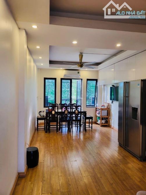 Bán nhà phân lô VỈA HÈ Ô TÔ TRÁNH tại SÀI ĐỒNG - 40m 6tầng MT 4m - giá  rẻ - 1