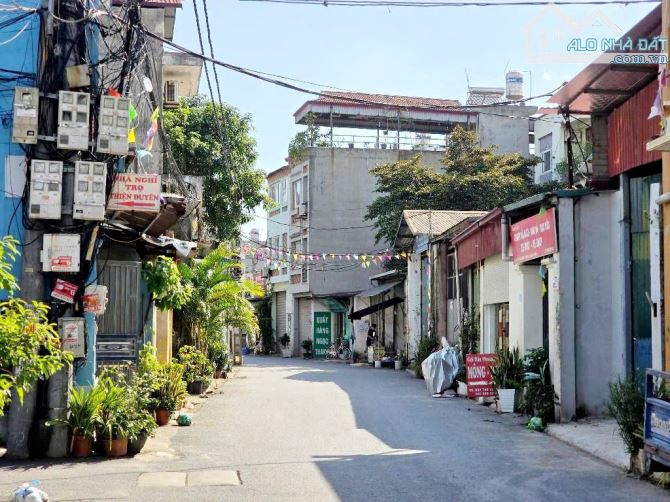 BÁN ĐẤT VUÔNG – TT TRÂU QUỲ – GIA LÂM- 60M2, MT GẦN 5M, NHỈNH 7 TỶ-NGÕ THÔNG, Ô TÔ ĐỖ CỬA - 1