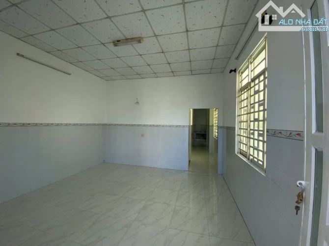 Cần bán gấp căn nhà ở Đ. Số 28 , Tân Thông Hội 97m2 - Sổ hồng riêng  - giá 835tr - 1