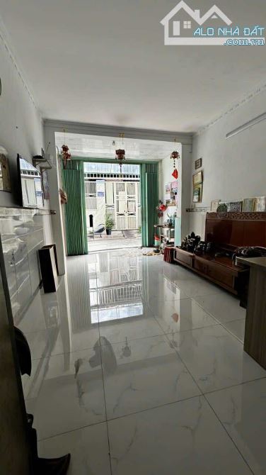 BÁN NHÀ TRƯƠNG THỊ HOA Q12 - 2 TẦNG 35M2 - HẺM THÔNG - 3.05 TỶ. - 1