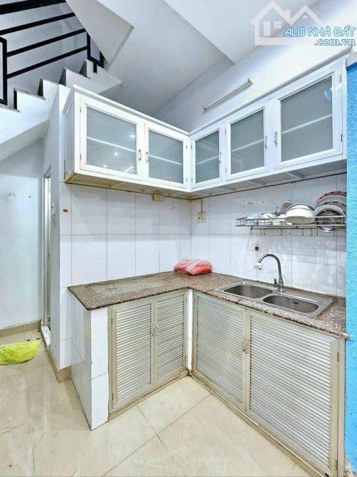 Bán nhà hẻm xe hơi Chuyên Dùng 9, Phú mỹ, Quận 7, Dt 3 x 8m, 3 lầu. Giá 1,89 tỷ - 1