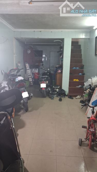 Bán nhà đường Nguyễn Trãi, Thanh Xuân, dân xây chắc chắn, ngõ rộng ô tô vào nhà - 1