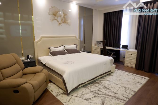 Bán nhà Đức Giang, Long Biên: 40m2, 5 tầng, hơn 5 tỷ, ô tô tránh, view thoáng sáng - 1