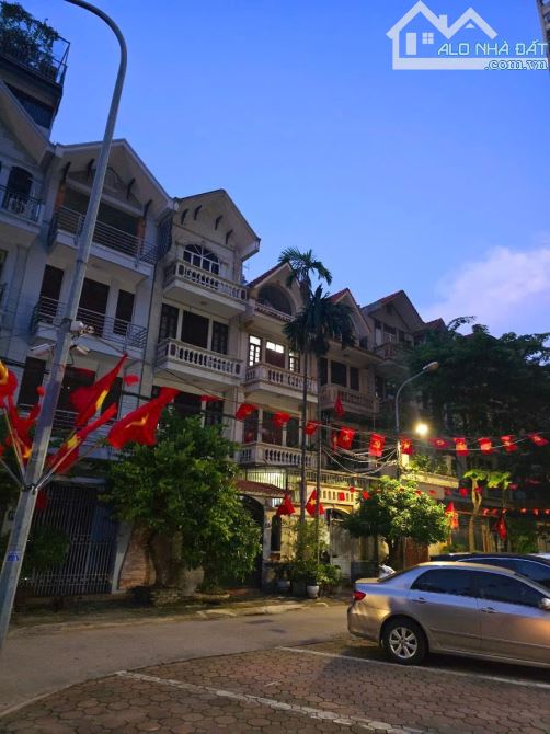 PHÂN LÔ VIP  80m MT 4.5m 4 TẦNG VỈA HÈ RỘNG  KINH DOANH SẦM UẤT NGHĨA ĐÔ CẦU GIẤY 28 TỶ - 1