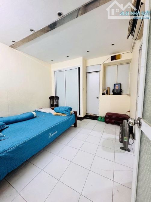 3,2 TỶ  Bán tập thể TÂN MAI, NGUYỄN CHÍNH TẦNG 3, 60M2, SÂN RỘNG Ô TÔ XE MÁY DỪNG ĐỖ - 1