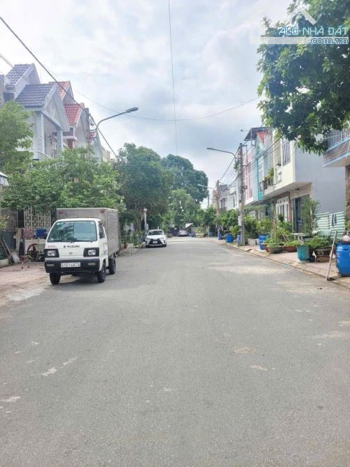2 Lô Liền Kề Ngang 5.5m Đông Hòa – Đường 10m Vỉa Hè 4m – Gần Big C Go – Giá Chỉ 3,85 Tỷ/Lô - 1